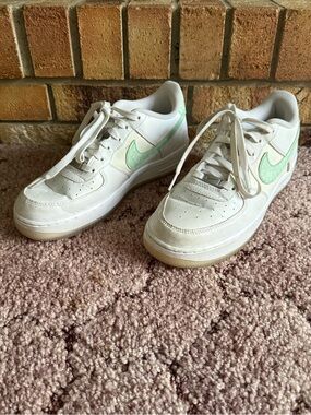{Nike}-Size: 7Y-Air Force 1 with Mint Green Swoosh